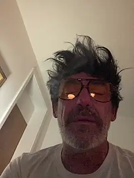 Snapshot of maxximere chatting on February 28, 10:09 pm maxximere online show from February 28, 10:09 pm