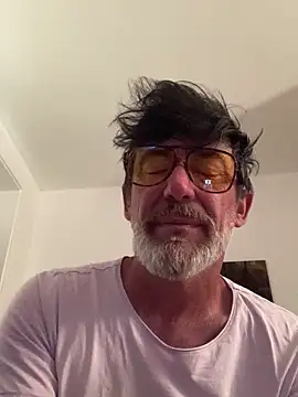 Snapshot of maxximere chatting on May 19, 11:23 pm maxximere online show from May 19, 11:23 pm
