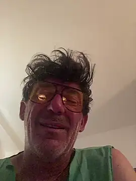 Snapshot of maxximere chatting on June 26, 1:44 am maxximere online show from June 26, 1:44 am