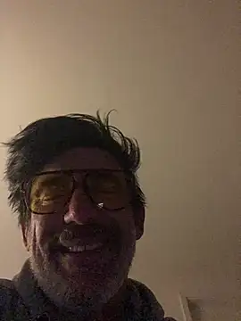 Snapshot of maxximere chatting on March 4, 2:08 am maxximere online show from March 4, 2:08 am