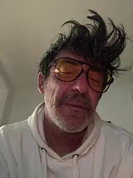 Snapshot of maxximere chatting on February 25, 12:33 am maxximere online show from February 25, 12:33 am