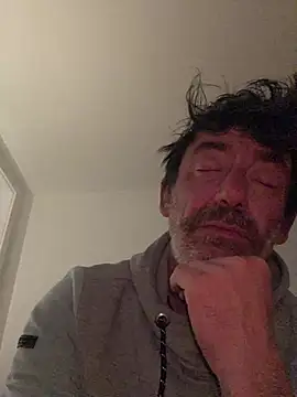 Snapshot of maxximere chatting on February 27, 12:11 am maxximere online show from February 27, 12:11 am