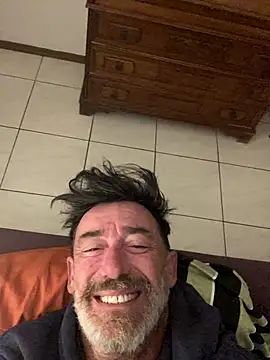 Snapshot of maxximere chatting on November 15, 12:03 am maxximere online show from November 15, 12:03 am