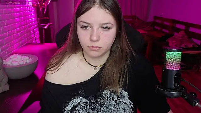 Snapshot of XNirvanaX chatting on May 6, 2:26 am XNirvanaX online show from May 6, 2:26 am