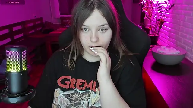 XNirvanaX online show from December 5, 1:05 am