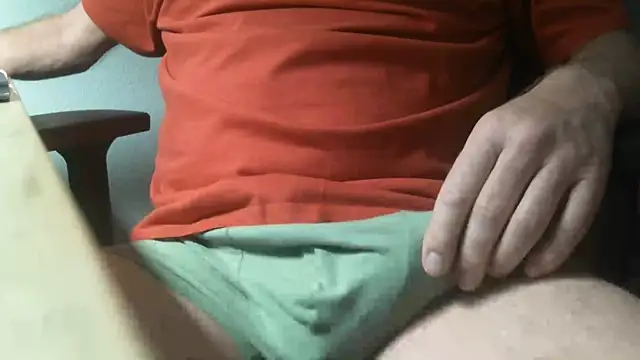 Snapshot of keule217 chatting on January 6, 4:38 am keule217 online show from January 6, 4:38 am