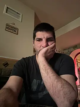 Snapshot of ilievmt84 chatting on April 15, 7:36 am ilievmt84 online show from April 15, 7:36 am