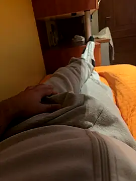 Snapshot of alex21017 chatting on November 1, 1:01 am alex21017 online show from November 1, 1:01 am