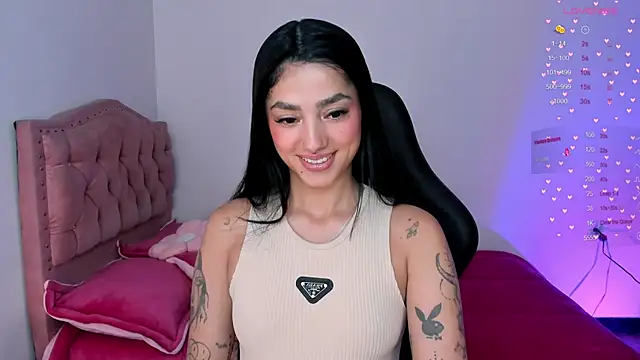 Snapshot of Lizzie_corner_v chatting on May 27, 2:46 pm Lizzie corner v online show from May 27, 2:46 pm