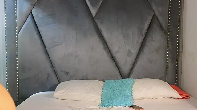 SexyLeilaa online show from March 1, 3:53 am