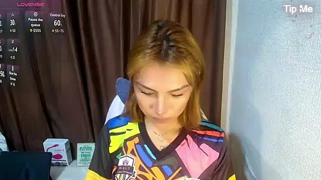 luxxy grand online show from April 18, 2:03 am