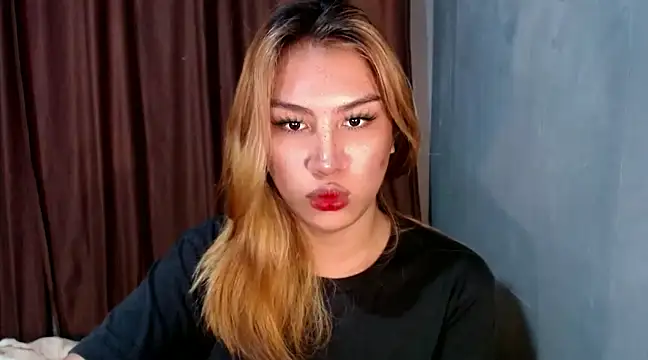 luxxy grand online show from February 4, 8:06 pm