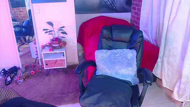 agnes blackmoree online show from April 2, 9:54 pm