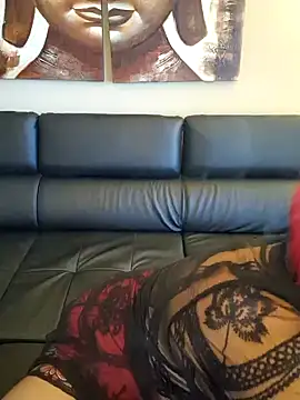 Snapshot of SarahDelSol chatting on February 13, 9:20 am SarahDelSol online show from February 13, 9:20 am