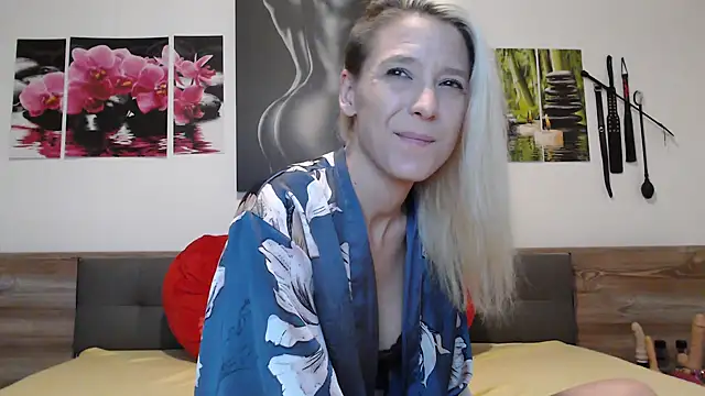 Naschkatze01 online show from October 28, 7:35 pm