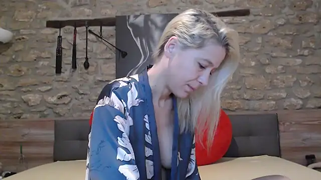 Naschkatze01 online show from December 23, 8:13 am