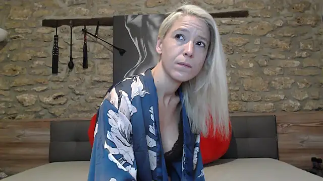 Naschkatze01 online show from December 3, 7:52 am