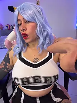 Luna Paris  online show from February 26, 2:28 pm