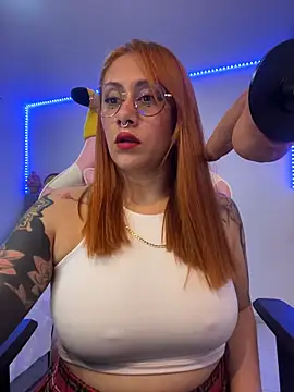 Luna Paris  online show from February 10, 11:26 pm