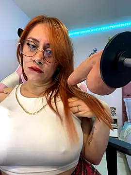 Luna Paris  online show from October 28, 2:27 pm