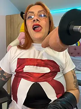 Luna Paris  online show from October 30, 8:39 pm