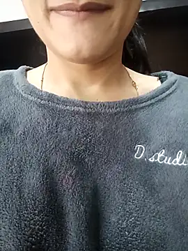 Snapshot of Beautiful_xxo chatting on March 12, 9:02 am Beautiful xxo online show from March 12, 9:02 am