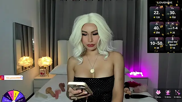 Snapshot of LustfulMonica chatting on June 6, 12:27 am LustfulMonica online show from June 6, 12:27 am