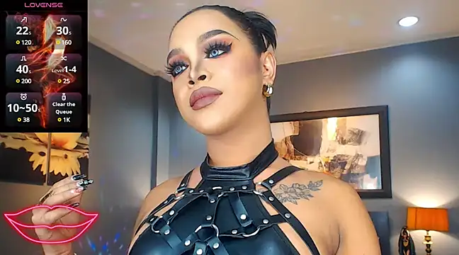 BitchyTYRA online show from March 11, 12:33 am