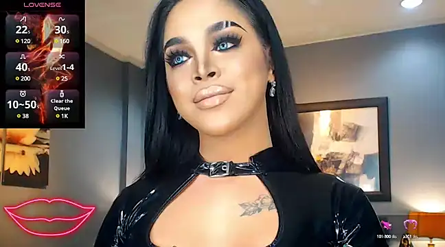 BitchyTYRA online show from March 5, 12:16 am