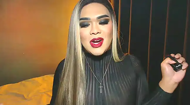 Snapshot of VictoriaEliz chatting on December 17, 12:56 am VictoriaEliz online show from December 17, 12:56 am