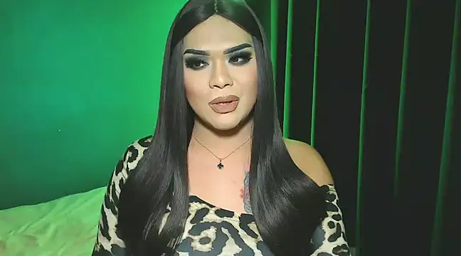 Snapshot of VictoriaEliz chatting on December 7, 10:56 pm VictoriaEliz online show from December 7, 10:56 pm