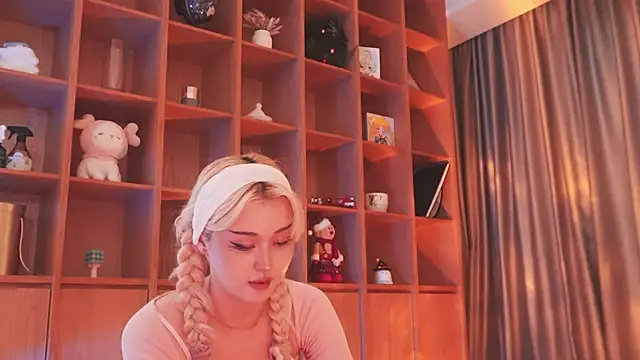 hyun chia online show from November 25, 2:12 am