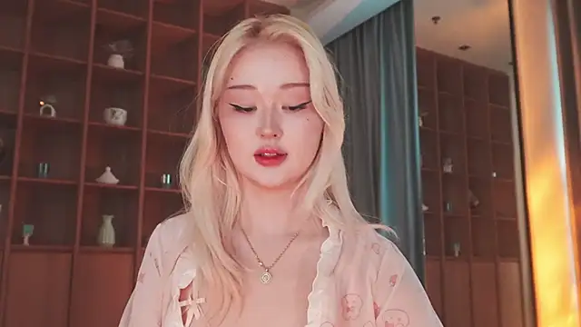 hyun chia online show from April 8, 2:57 am