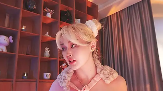 hyun chia online show from November 6, 1:42 am