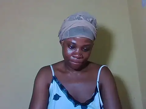 Snapshot of Sweetbaby004 chatting on April 28, 2:27 am Sweetbaby004 online show from April 28, 2:27 am