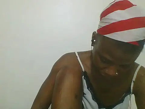 Snapshot of Sweetbaby004 chatting on September 14, 7:31 am Sweetbaby004 online show from September 14, 7:31 am