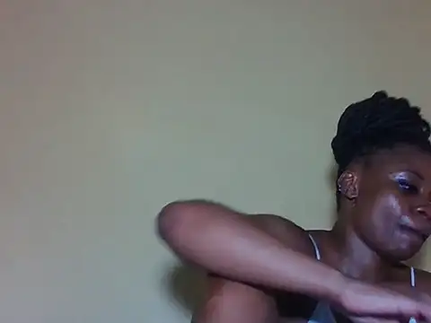Snapshot of Sweetbaby004 chatting on May 18, 8:35 pm Sweetbaby004 online show from May 18, 8:35 pm