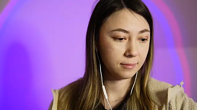 chibi moon  online show from February 13, 6:15 pm