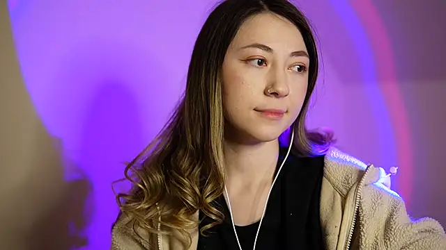 chibi moon  online show from February 13, 9:17 pm