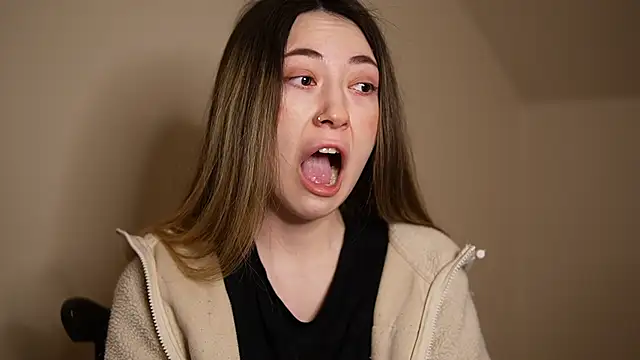 chibi moon  online show from December 1, 5:07 pm