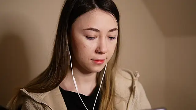 chibi moon  online show from January 10, 5:13 pm