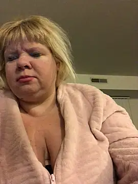 JemJensen30 online show from February 23, 8:28 am