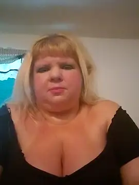 JemJensen30 online show from July 11, 12:00 am