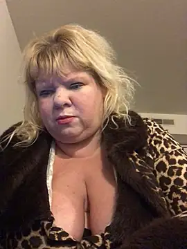 JemJensen30 online show from December 13, 7:15 am