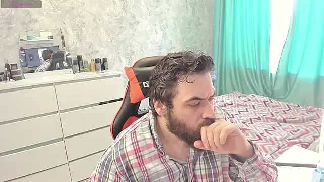 Morlaios online show from March 28, 1:45 pm