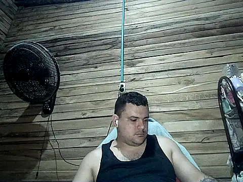 Snapshot of Arcangel_05 chatting on July 7, 5:21 am Arcangel 05 online show from July 7, 5:21 am