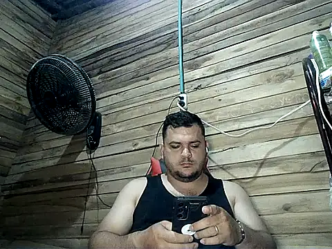 Snapshot of Arcangel_05 chatting on June 3, 3:51 am Arcangel 05 online show from June 3, 3:51 am