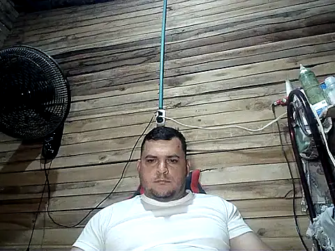 Snapshot of Arcangel_05 chatting on May 29, 4:18 am Arcangel 05 online show from May 29, 4:18 am