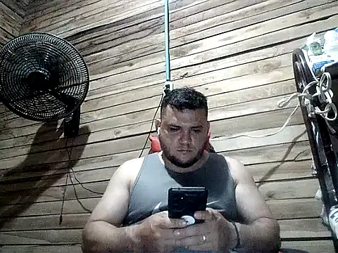 Snapshot of Arcangel_05 chatting on May 17, 2:22 am Arcangel 05 online show from May 17, 2:22 am