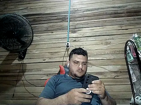 Snapshot of Arcangel_05 chatting on June 30, 3:39 am Arcangel 05 online show from June 30, 3:39 am